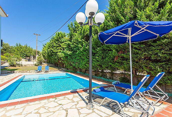 Private pool and terrace . - Skala Villa Blue . (Fotogalerie) }}