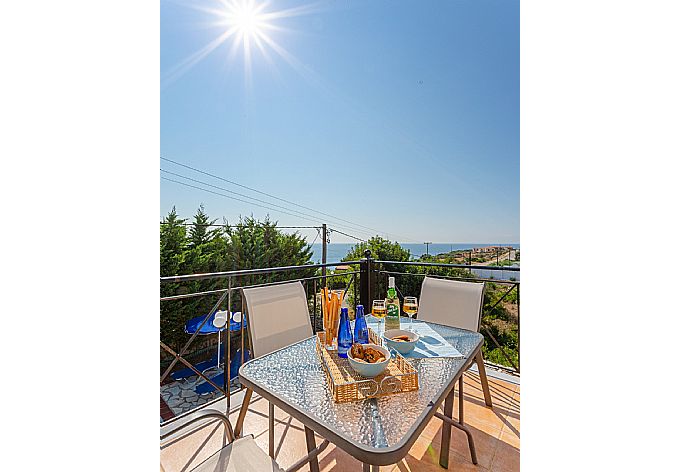 Upper terrace area . - Skala Villa Blue . (Galleria fotografica) }}