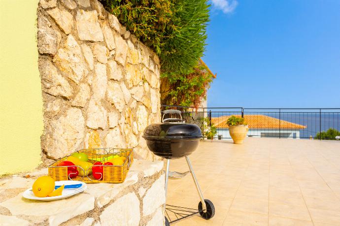 Terrace area with BBQ . - Skala Villa Green . (Photo Gallery) }}