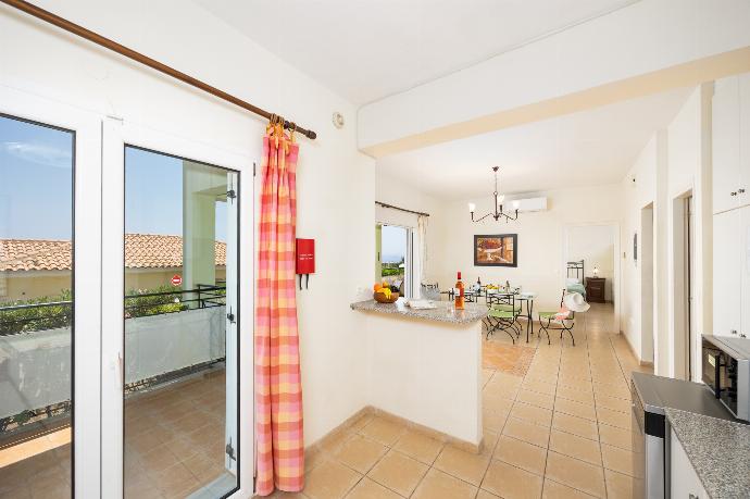 Equipped kitchen . - Skala Villa Green . (Fotogalerie) }}