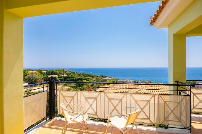 Balcony with sea views . - Skala Villa Green . (Fotogalerie) }}