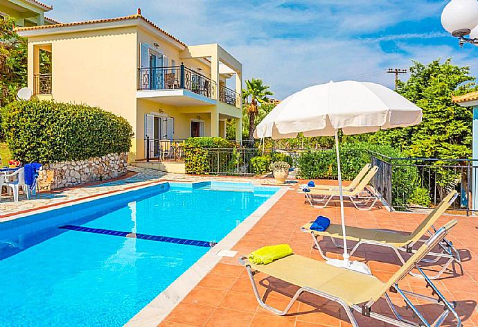 Beautiful villa with private pool and terrace . - Skala Villa Yellow . (Galerie de photos) }}