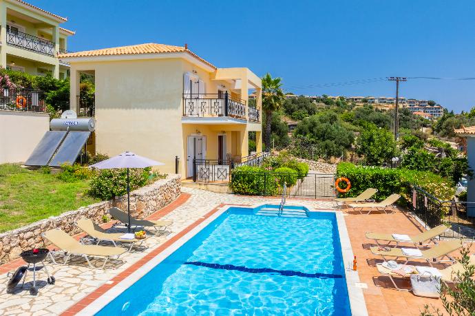 Beautiful villa with private pool and terrace with sea views . - Skala Villa Yellow . (Photo Gallery) }}