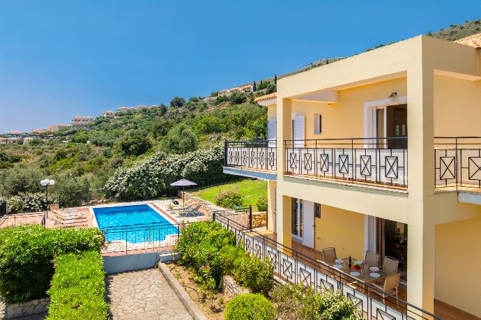 Beautiful villa with private pool and terrace with sea views . - Skala Villa Yellow . (Photo Gallery) }}