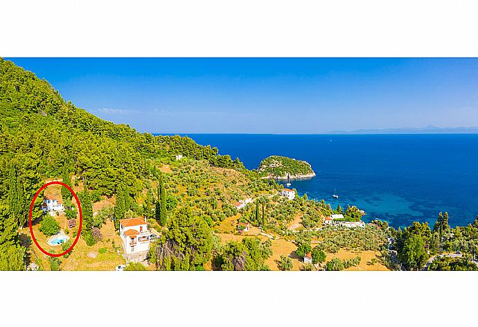 Aerial view showing location of Michaels Cottage . - Michaels Cottage . (Galleria fotografica) }}