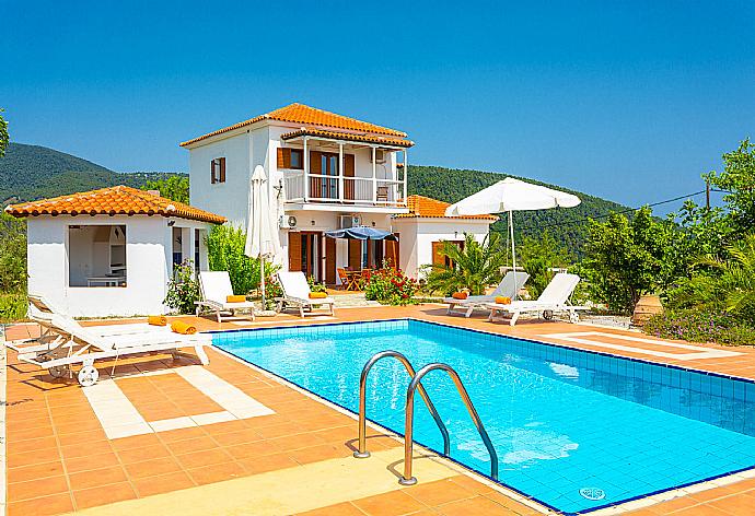 ,Beautiful villa with private pool and terrace . - Villa Glafki . (Fotogalerie) }}