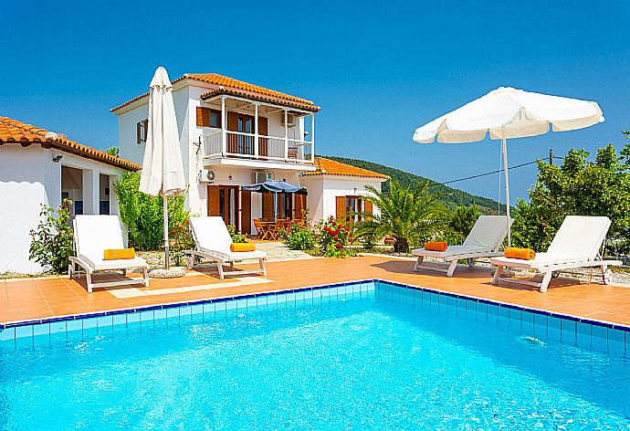 Beautiful villa with private pool and terrace . - Villa Glafki . (Galería de imágenes) }}