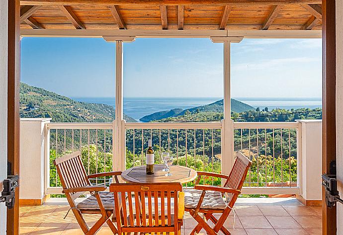 Balcony with sea views . - Villa Glafki . (Photo Gallery) }}