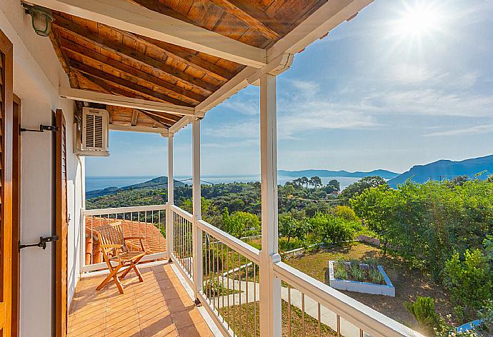 Balcony with sea views . - Villa Glafki . (Galería de imágenes) }}