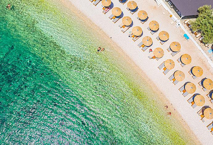 Leftos Gialos Beach - only a 1 minute walk from Villa Tassoula . - Villa Tassoula . (Photo Gallery) }}