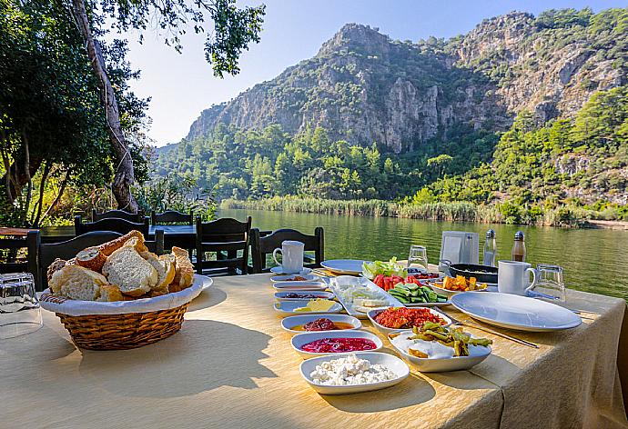 Local cuisine in Dalyan . - Villa Nirvana . (Галерея фотографий) }}