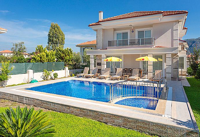 Beautiful villa with private pool and terrace . - Villa Ozcelik . (Galería de imágenes) }}