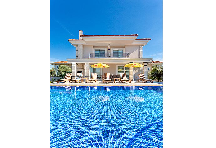 Beautiful villa with private pool and terrace . - Villa Ozcelik . (Галерея фотографий) }}