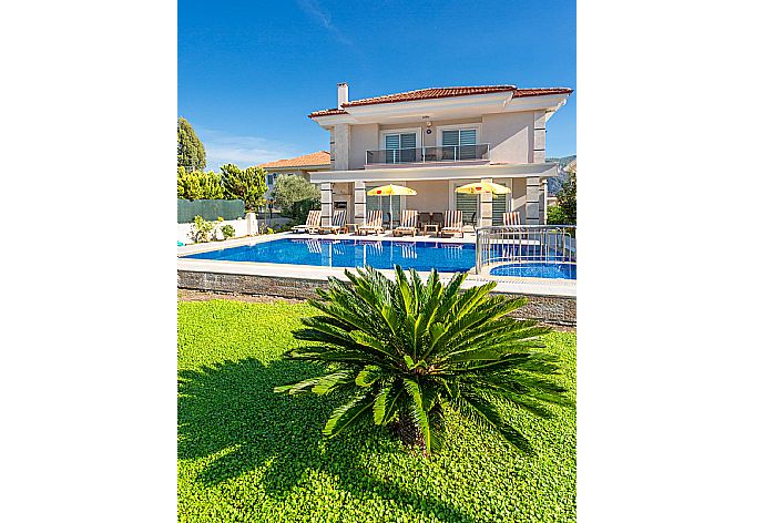 Beautiful villa with private pool, terrace, and garden area . - Villa Ozcelik . (Galerie de photos) }}