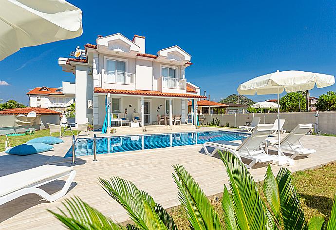 Beautiful villa with private pool and terrace . - Villa Mina . (Galerie de photos) }}