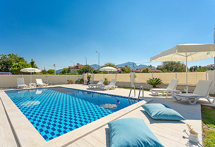 Private pool and terrace . - Villa Mina . (Galería de imágenes) }}