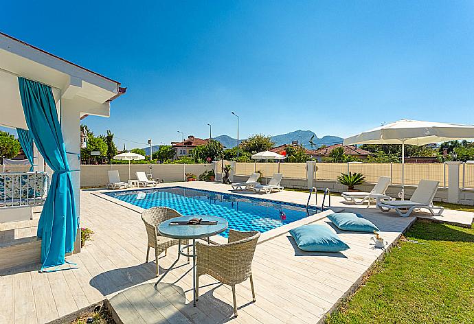 Private pool and terrace . - Villa Mina . (Galería de imágenes) }}