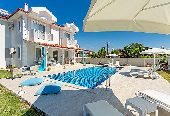 Beautiful villa with private pool and terrace . - Villa Mina . (Photo Gallery) }}