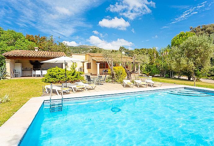 Beautiful villa with private pool and terrace  . - Can Fanals . (Galería de imágenes) }}