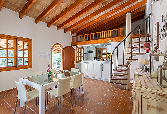 Dining room with equipped kitchen and A/C . - Can Fanals . (Galería de imágenes) }}