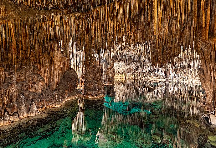 Cueva de Drach . - Can Fanals . (Галерея фотографий) }}