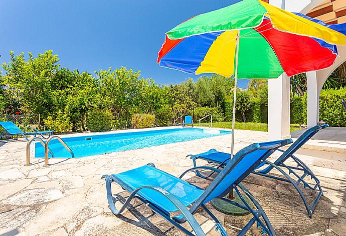 Private pool and terrace . - Sun Beach Villa Thio . (Fotogalerie) }}