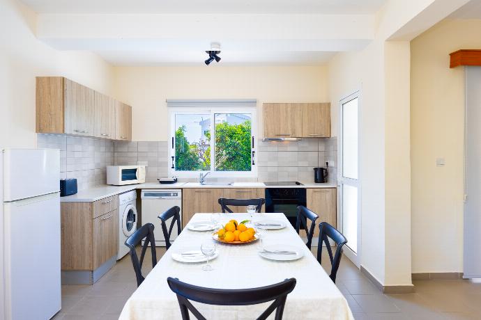 Sun Beach Villa Thio