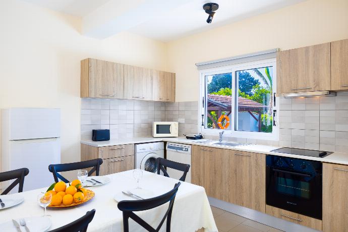 Sun Beach Villa Thio