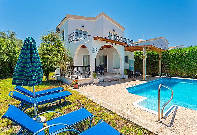 Beautiful villa with private pool and terrace . - Villa Aristotelis . (Photo Gallery) }}