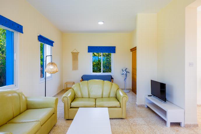  . - Villa Aristotelis . (Γκαλερί Φωτογραφιών) }}