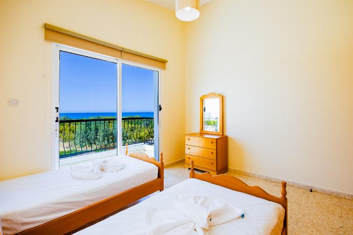  . - Villa Aristotelis . (Γκαλερί Φωτογραφιών) }}