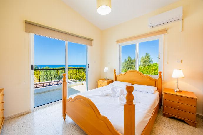  . - Villa Aristotelis . (Γκαλερί Φωτογραφιών) }}