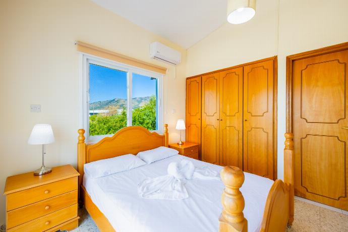  . - Villa Aristotelis . (Γκαλερί Φωτογραφιών) }}