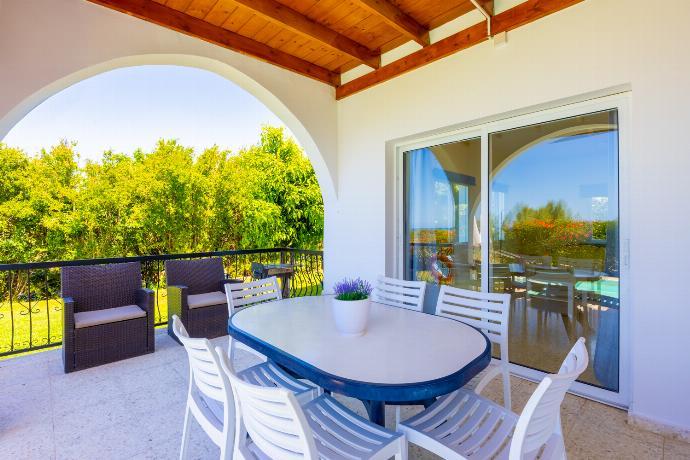  . - Villa Aristotelis . (Γκαλερί Φωτογραφιών) }}