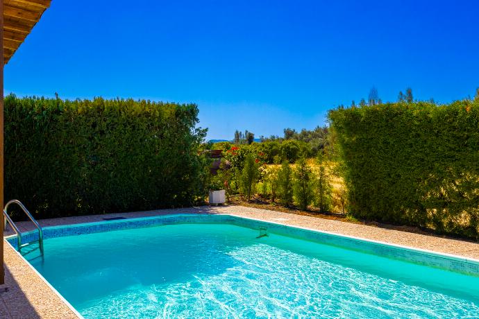  . - Villa Aristotelis . (Γκαλερί Φωτογραφιών) }}