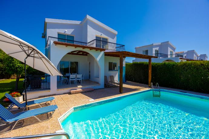  . - Villa Aristotelis . (Γκαλερί Φωτογραφιών) }}