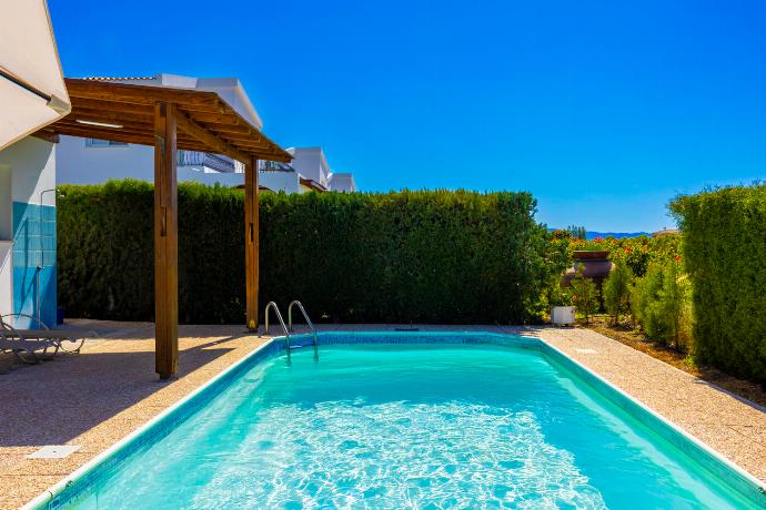 . - Villa Aristotelis . (Γκαλερί Φωτογραφιών) }}