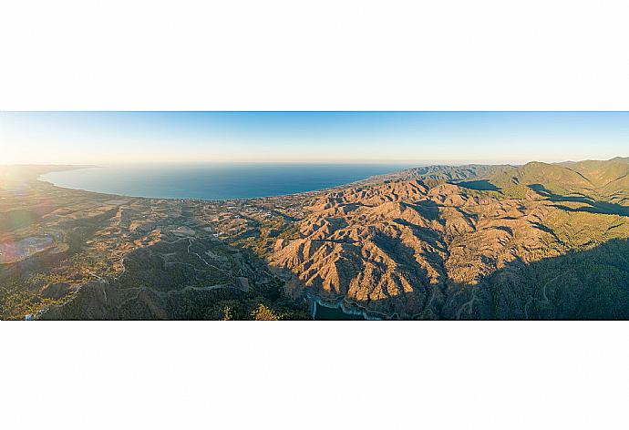 Aerial view from above Kinousa . - Villa Kinousa 2 . (Galleria fotografica) }}