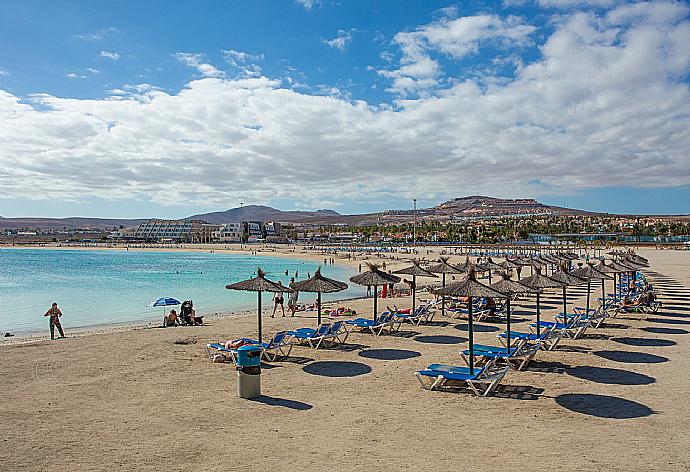 Caleta de Fuste Beach . - Villa Domingo . (Photo Gallery) }}