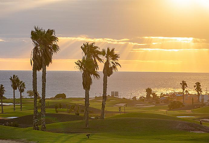 Sunrise view from pool terrace . - Villa Siesta . (Fotogalerie) }}