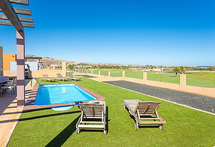 Private pool and terrace with sea views . - Villa Almar . (Galleria fotografica) }}