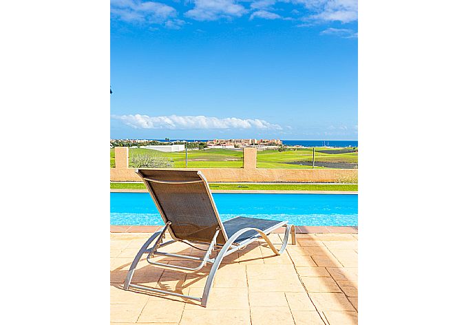 Private pool and terrace with sea views . - Villa Oceano . (Galleria fotografica) }}