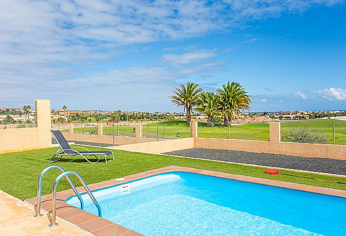 Private pool and terrace with sea views . - Villa Marisol . (Galerie de photos) }}