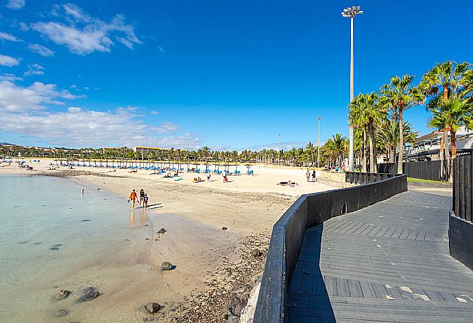 Caleta de Fuste Beach . - Villa Marisol . (Photo Gallery) }}