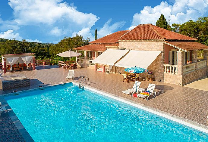 Beautiful villa with private pool and terrace . - Villa Psaropouli . (Galerie de photos) }}