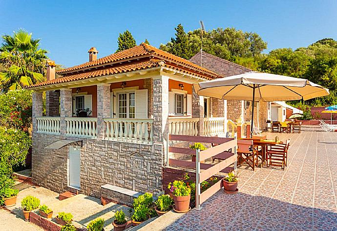 Beautiful villa . - Villa Psaropouli . (Photo Gallery) }}