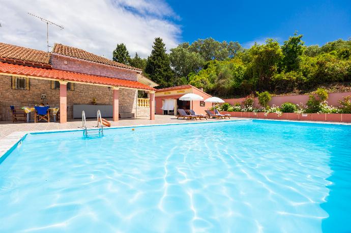 Beautiful villa with private pool and terrace . - Villa Psaropouli . (Photo Gallery) }}