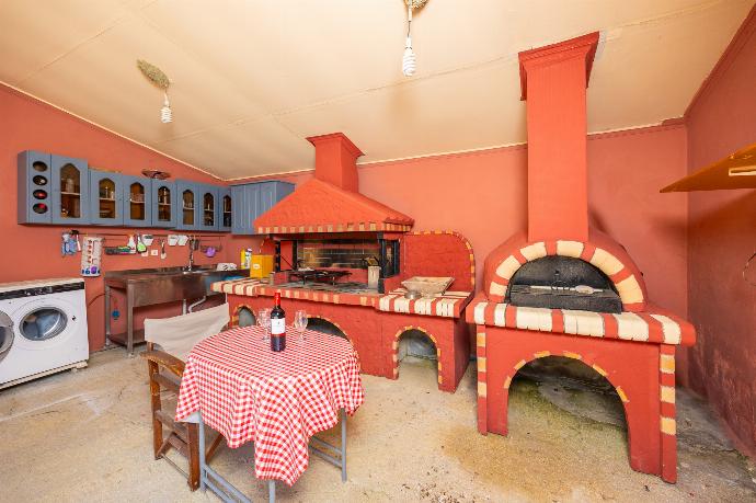BBQ area . - Villa Psaropouli . (Photo Gallery) }}