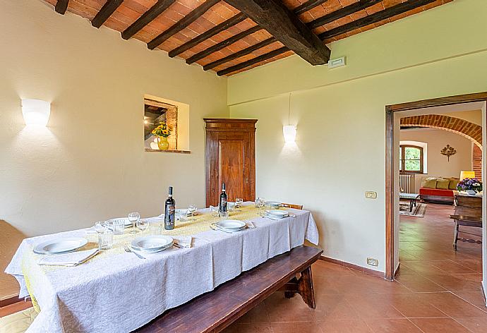 Dining room . - Villa Bramasole . (Photo Gallery) }}