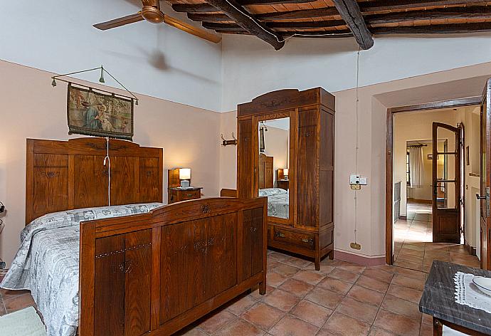 Double bedroom  . - Villa Bramasole . (Galería de imágenes) }}